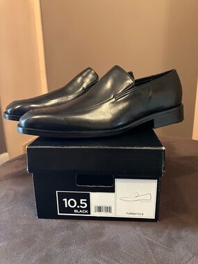 Banana Republic Men's Black Leather Slip-On Loafers